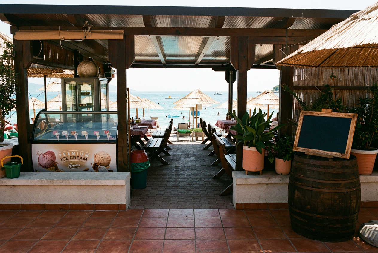 Sjenka i drvene klupe unutar restorana Sirena